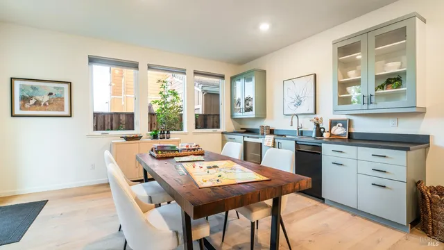 $1,329,000 | 6 Jasper Court, Petaluma, CA 94952