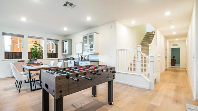 $1,329,000 | 6 Jasper Court, Petaluma, CA 94952