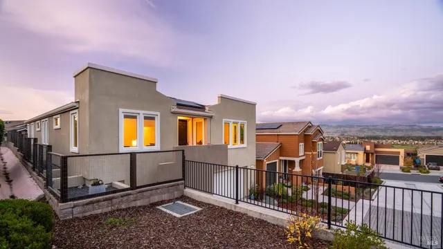 $1,329,000 | 6 Jasper Court, Petaluma, CA 94952