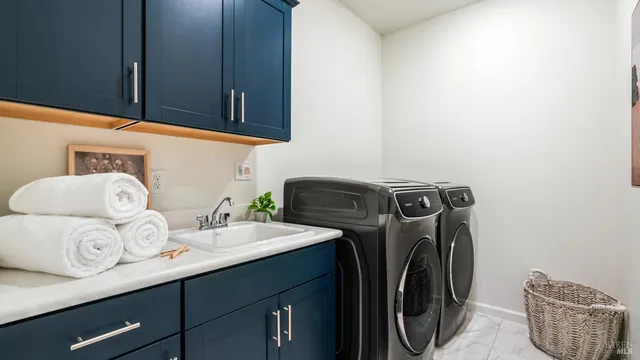 $1,329,000 | 6 Jasper Court, Petaluma, CA 94952