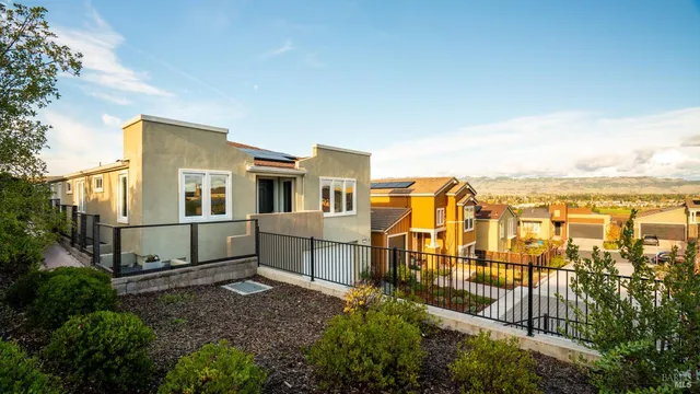 $1,329,000 | 6 Jasper Court, Petaluma, CA 94952