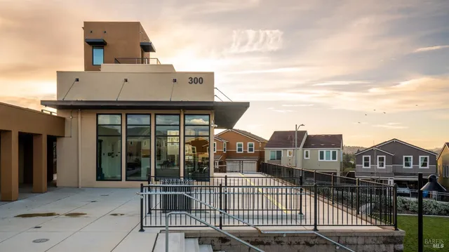 $1,329,000 | 6 Jasper Court, Petaluma, CA 94952