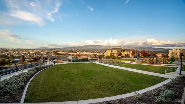 $1,329,000 | 6 Jasper Court, Petaluma, CA 94952