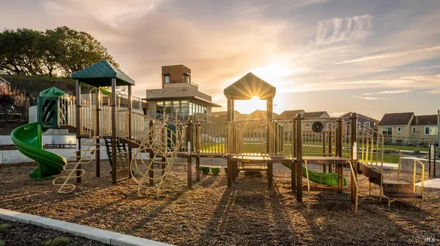 $1,329,000 | 6 Jasper Court, Petaluma, CA 94952