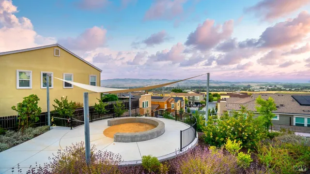 $1,329,000 | 6 Jasper Court, Petaluma, CA 94952