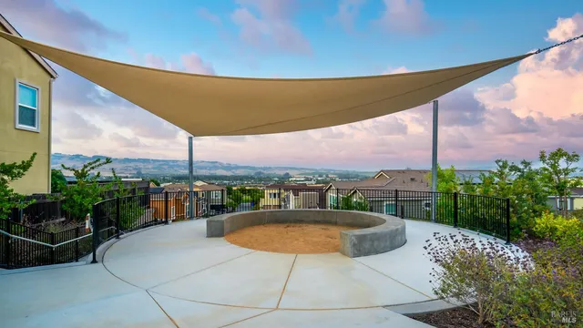 $1,329,000 | 6 Jasper Court, Petaluma, CA 94952