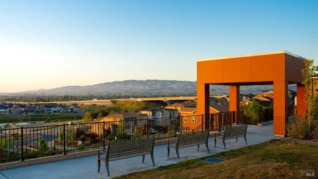 $1,329,000 | 6 Jasper Court, Petaluma, CA 94952