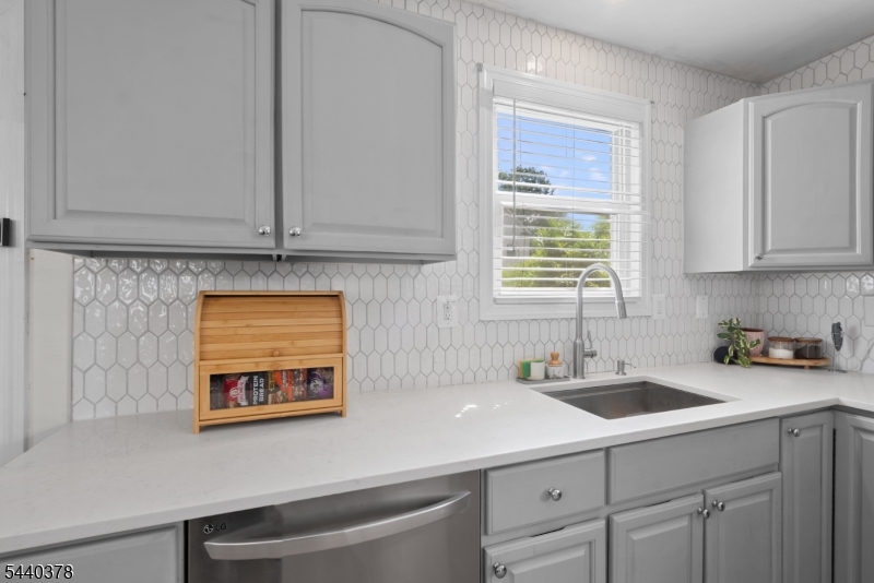 10 Arcadia Place Union, NJ 07088 - Photo 13 of 34