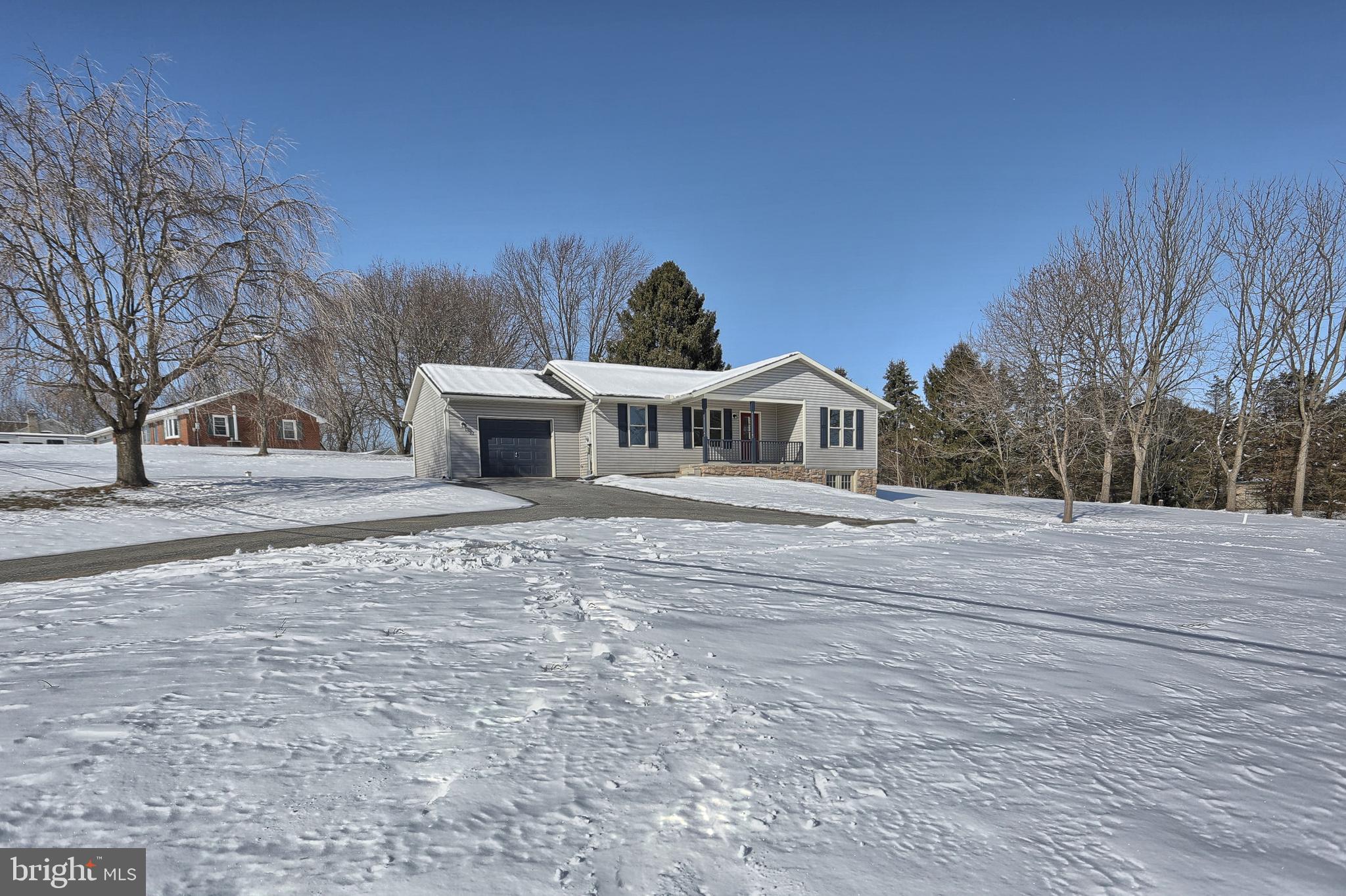 929 Burnt House Road Carlisle, PA 17015 - Photo 1 of 31 Gallery Image 1