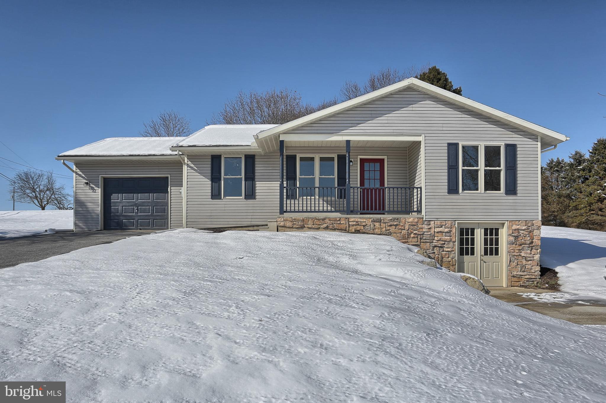 929 Burnt House Road Carlisle, PA 17015 - Photo 3 of 31 Gallery Image 3