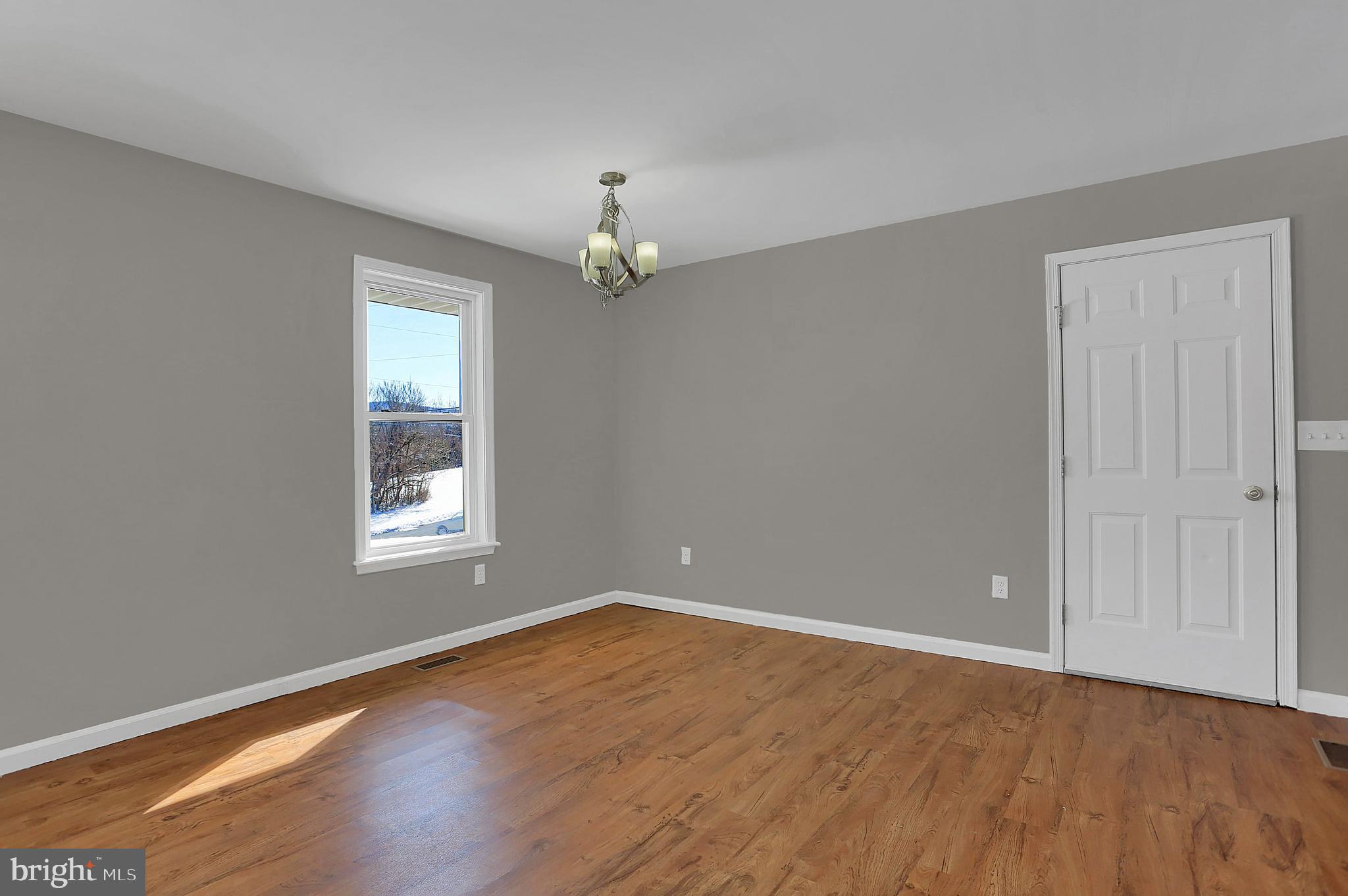 929 Burnt House Road Carlisle, PA 17015 - Photo 9 of 31 Gallery Image 9