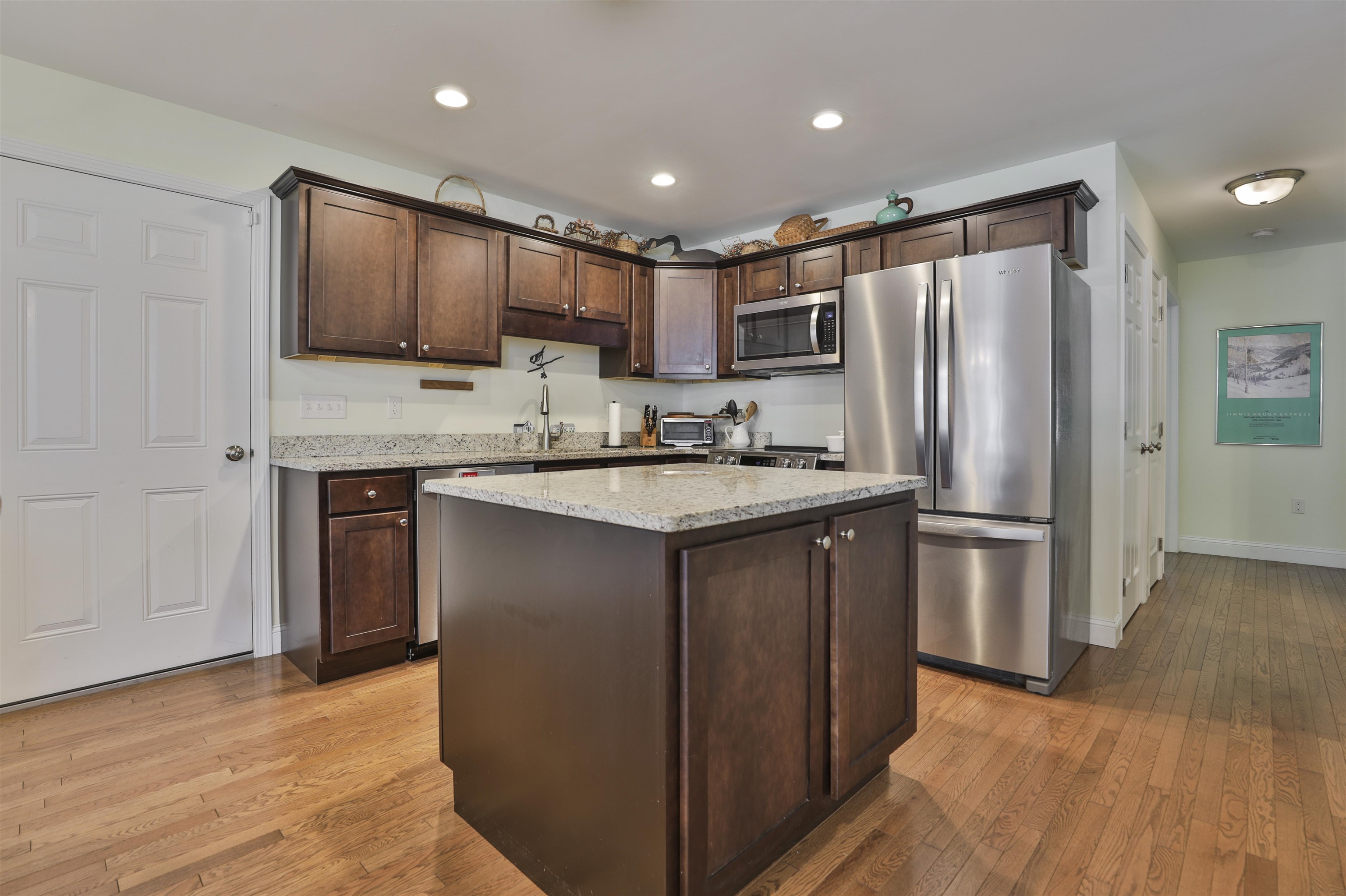 8 Cedar Way, Unit B Goffstown, NH 03045 - Photo 11 of 35