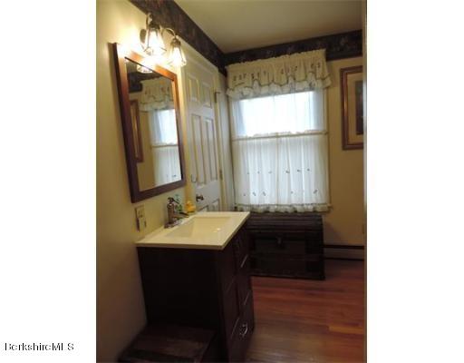 150 Leyden Road Greenfield, MA 01301 - Photo 17 of 22 Q-bathrm