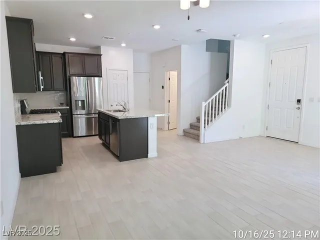 $1,725 | 965 Nevada State Drive, Unit 28101, Henderson, NV 89002