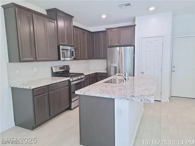 $1,725 | 965 Nevada State Drive, Unit 28101, Henderson, NV 89002