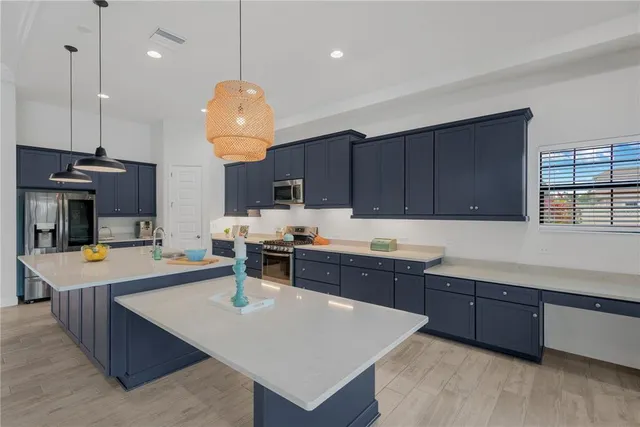 $699,900 | 3010 Albion Walk Place, Valrico, FL 33596