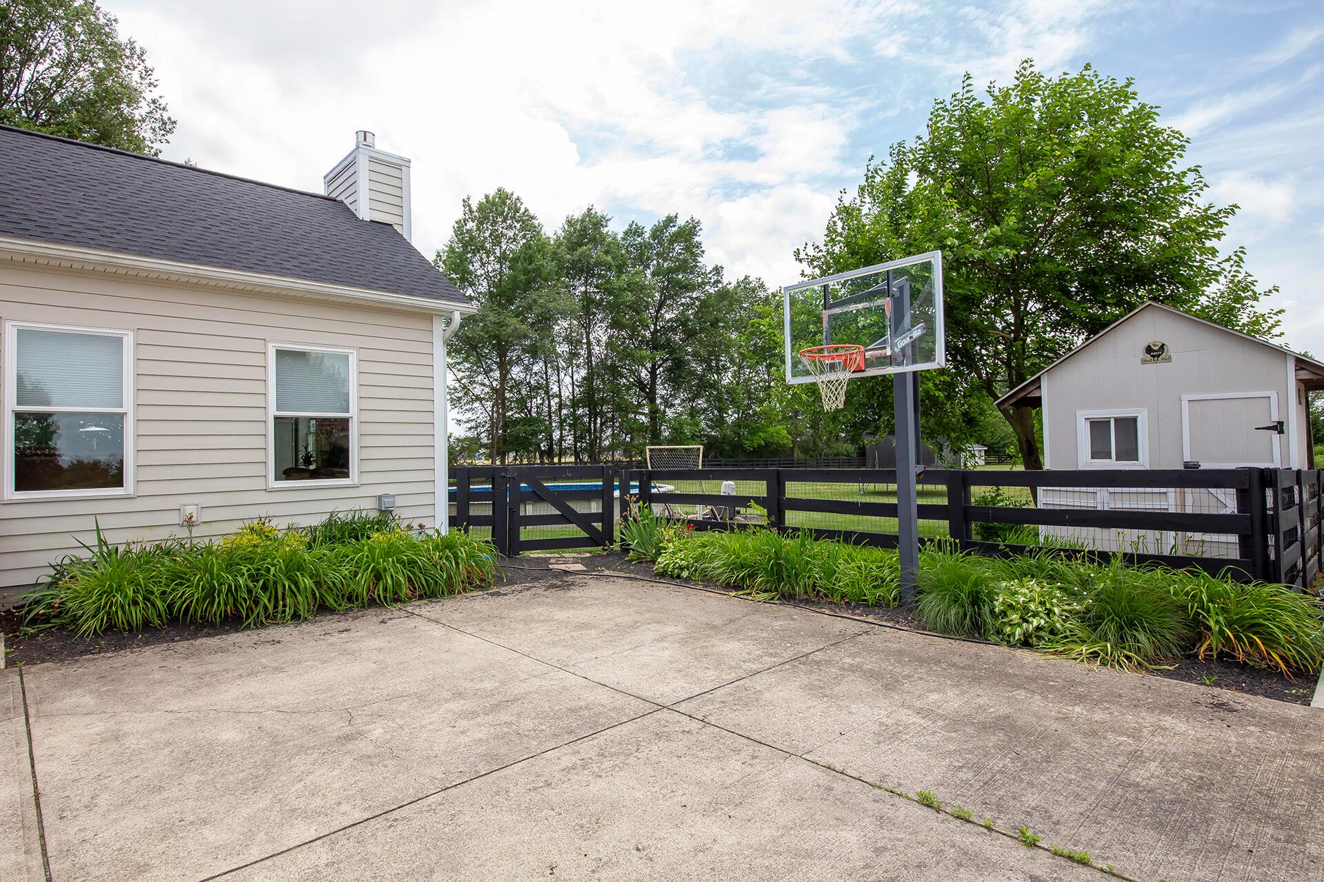 1176 Dale Ford Road Delaware, OH 43015 - Photo 59 of 77 59 Driveway