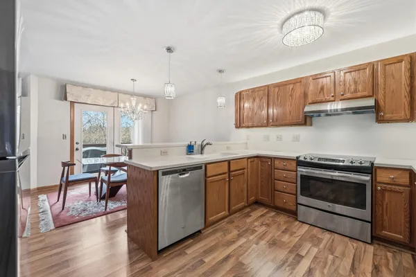 $399,900 | 512 Frederick Court, Oconomowoc, WI 53066