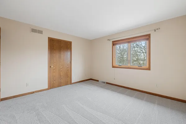 $399,900 | 512 Frederick Court, Oconomowoc, WI 53066