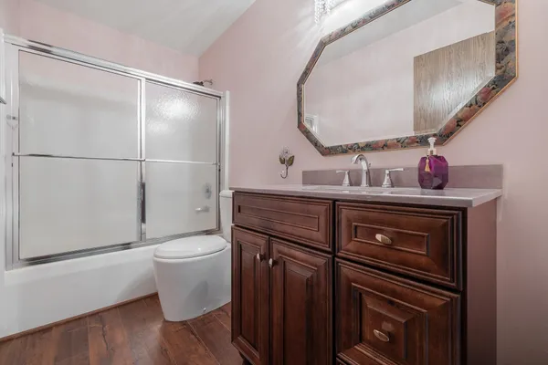 $399,900 | 512 Frederick Court, Oconomowoc, WI 53066