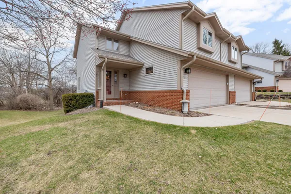 $399,900 | 512 Frederick Court, Oconomowoc, WI 53066