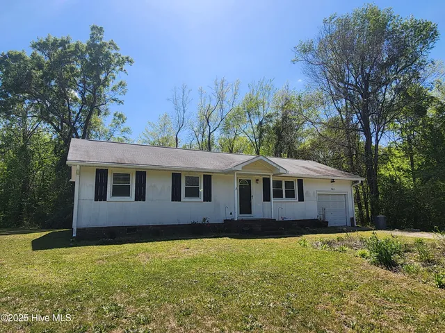 $215,500 | 186 Sand Ridge Road, Hubert, NC 28539