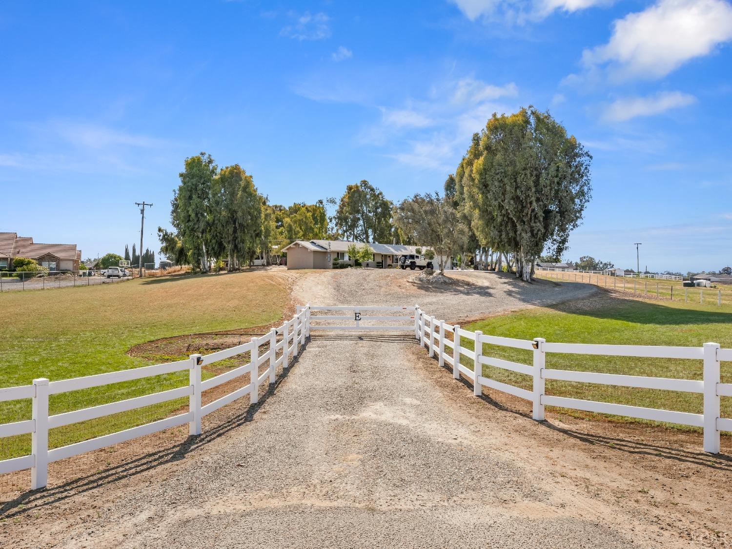 17324 Bonita Road Madera, CA 93636 - Photo 2 of 78 Gallery Image 2