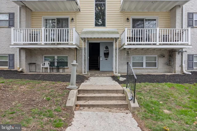 $1,600 | 5 Warren Lodge Court, Unit 2A, Cockeysville, MD 21030