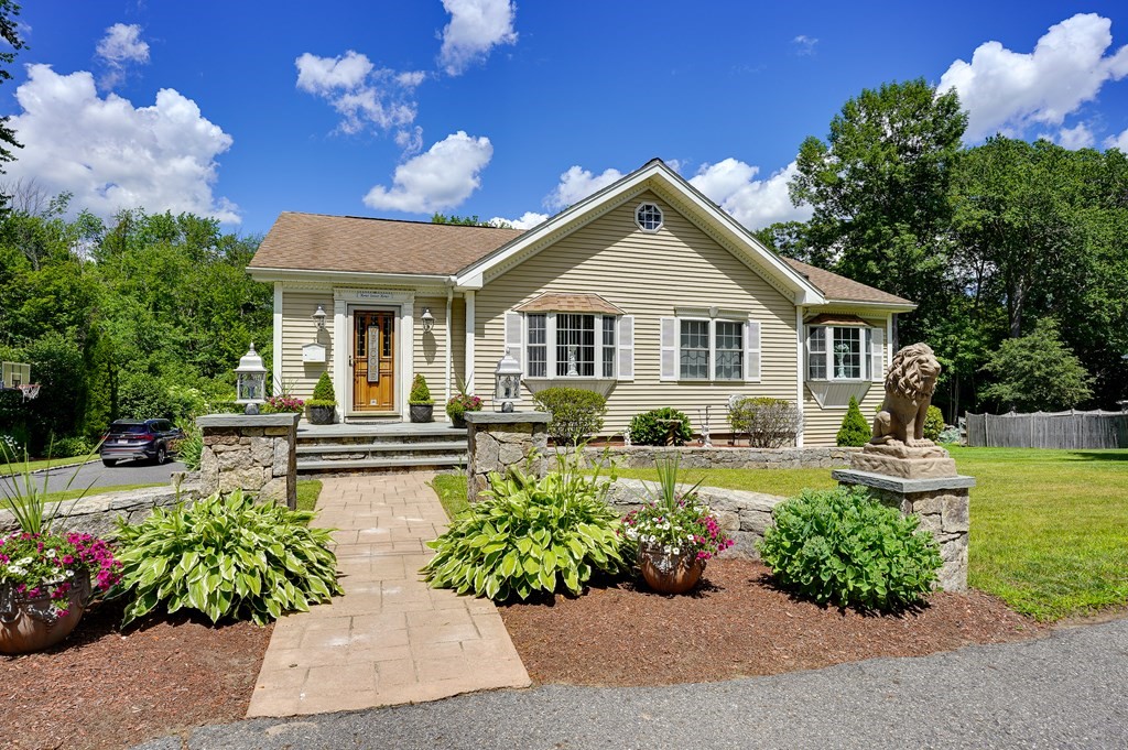 31 Maple Street Hudson, MA 01749 - Photo 1 of 32 Gallery Image 1