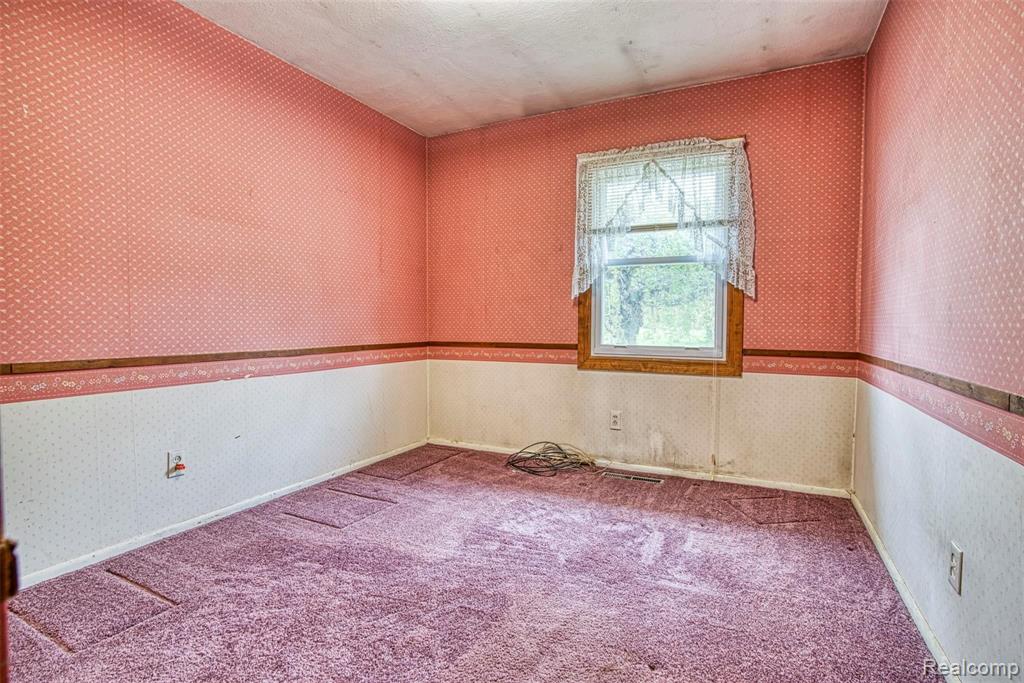 8869 North Robb Road Fowlerville, MI 48836 - Photo 8 of 33