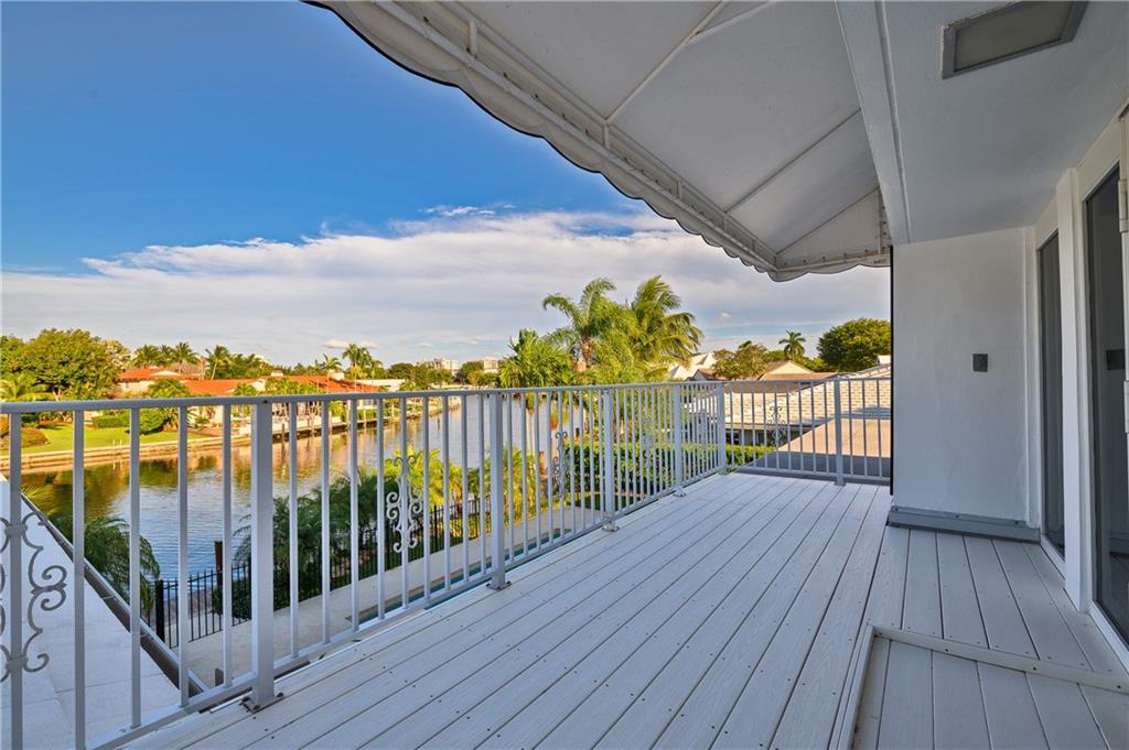 2 Compass Lane Fort Lauderdale, FL 33308 - Photo 30 of 43 a view of balcony with wooden floor