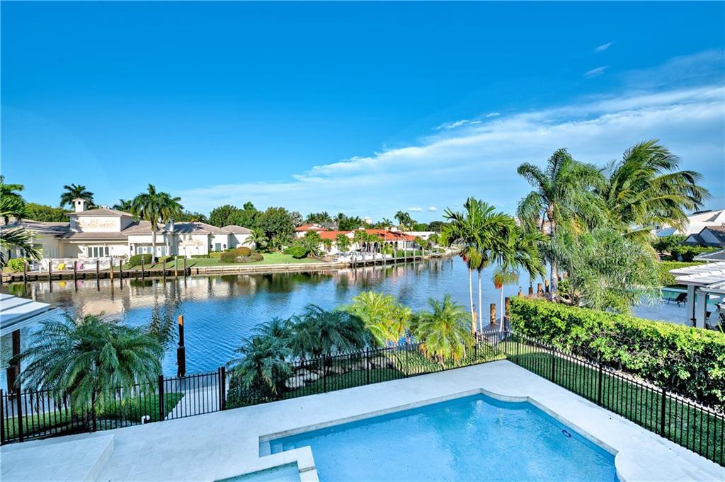 2 Compass Lane Fort Lauderdale, FL 33308 - Photo 32 of 43 a view of a lake with a floor