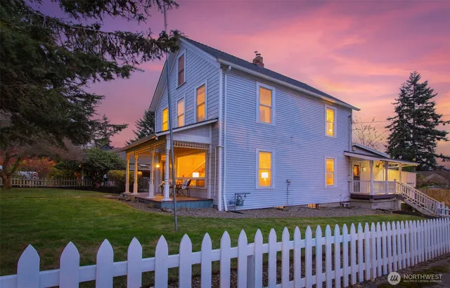 $649,950 | 1715 3rd Street, Snohomish, WA 98290