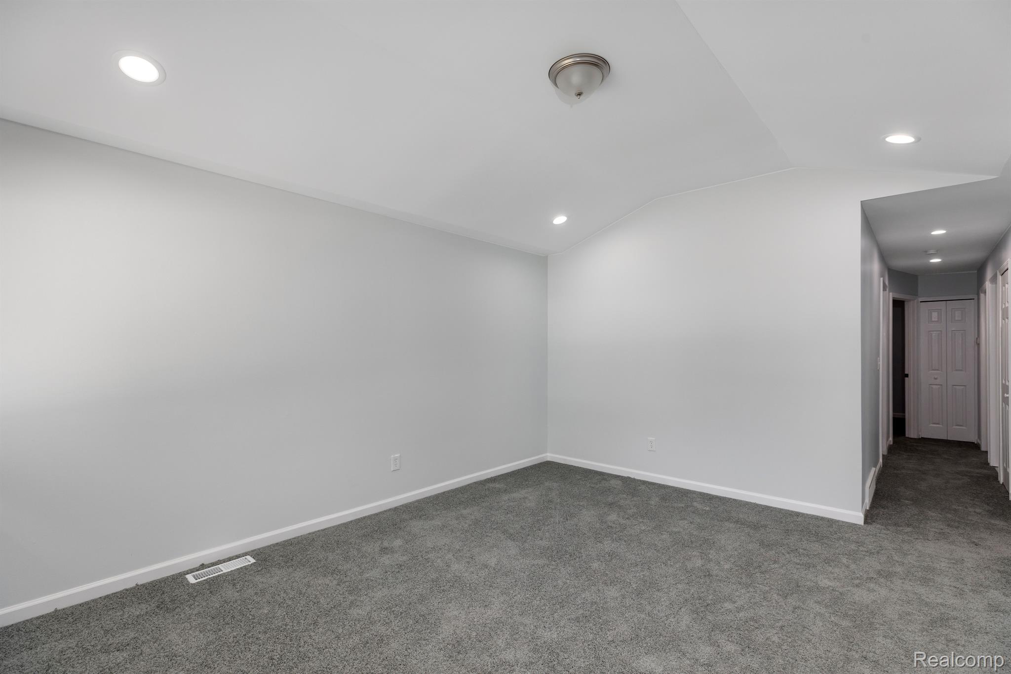 29463 Grandview Street Inkster, MI 48141 - Photo 4 of 26 Gallery Image 4