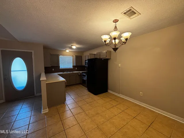 $1,525 | 312 North Grove Circle, Brandon, MS 39047