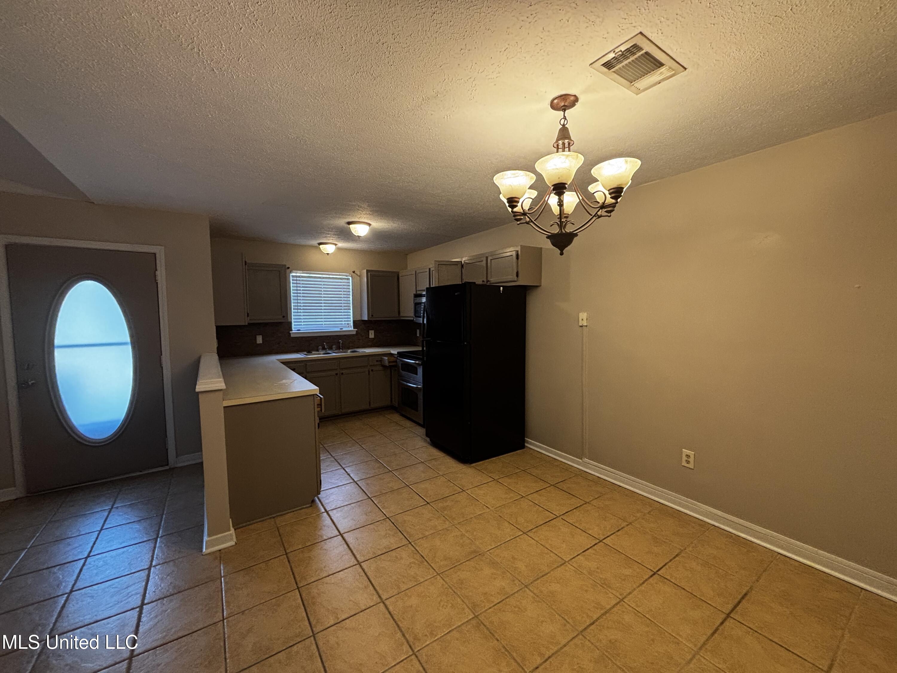 312 North Grove Circle Brandon, MS 39047 - Photo 2 of 11 Photo Aug 18 2025, 1 56 24 PM