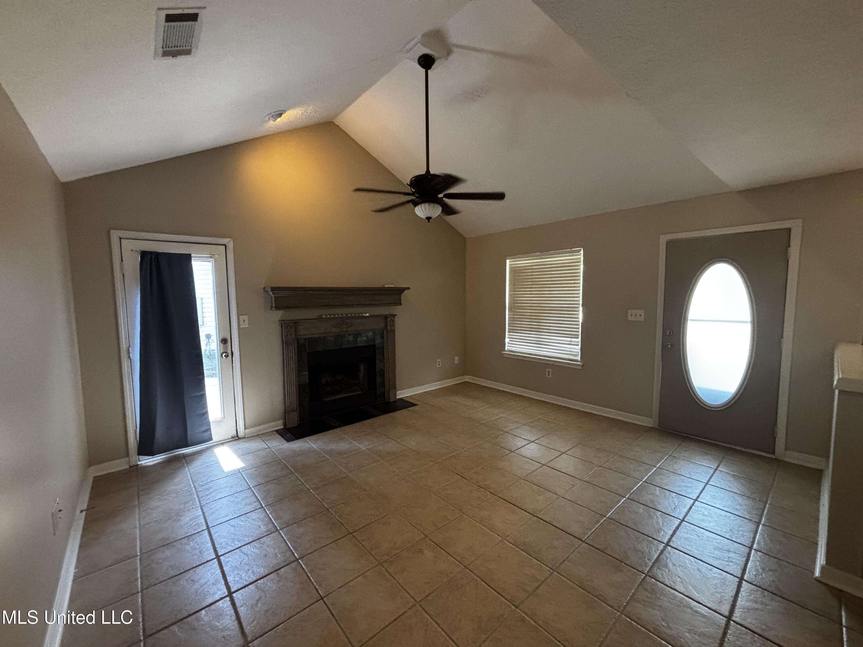 312 North Grove Circle Brandon, MS 39047 - Photo 4 of 11 Photo Aug 18 2025, 1 56 15 PM