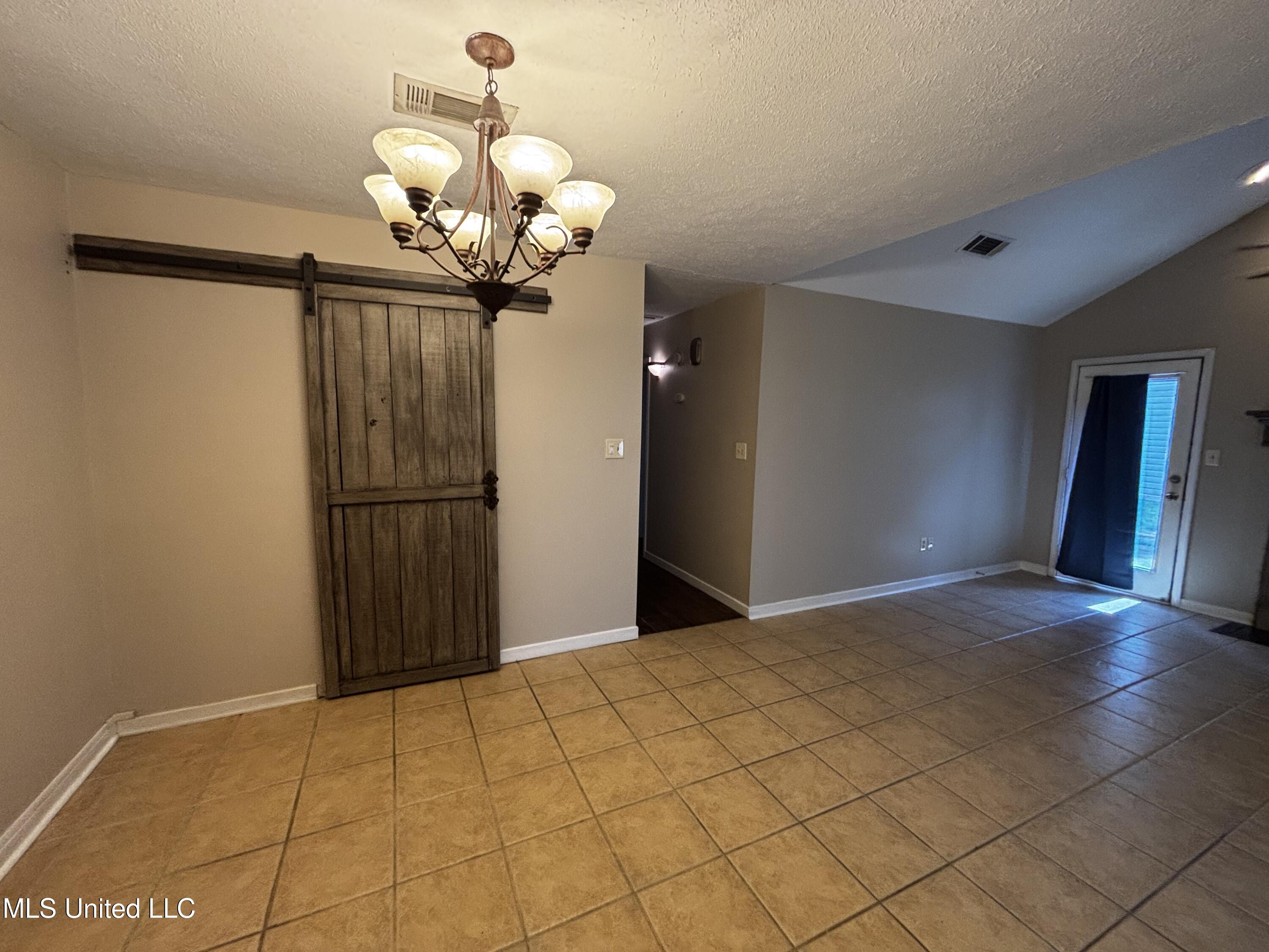 312 North Grove Circle Brandon, MS 39047 - Photo 5 of 11 Photo Aug 18 2025, 1 56 41 PM