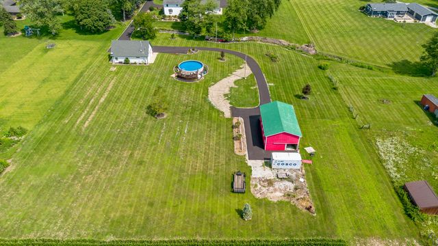 a view of an outdoor space