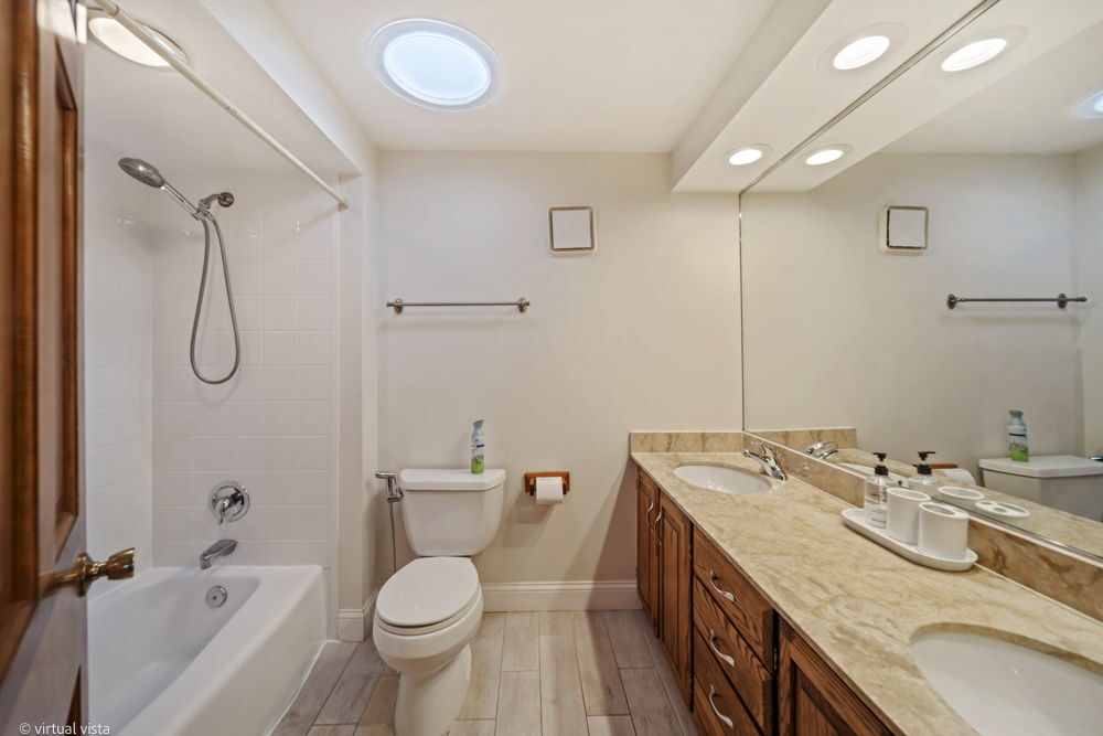 902 North Rohlwing Road Palatine, IL 60074 - Photo 4 of 20