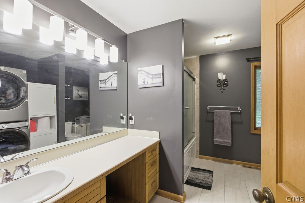 1000 Rail Fence Road Camillus, NY 13031 - Photo 29 of 37 Enjoy a huge second-floor main bathroom with ample