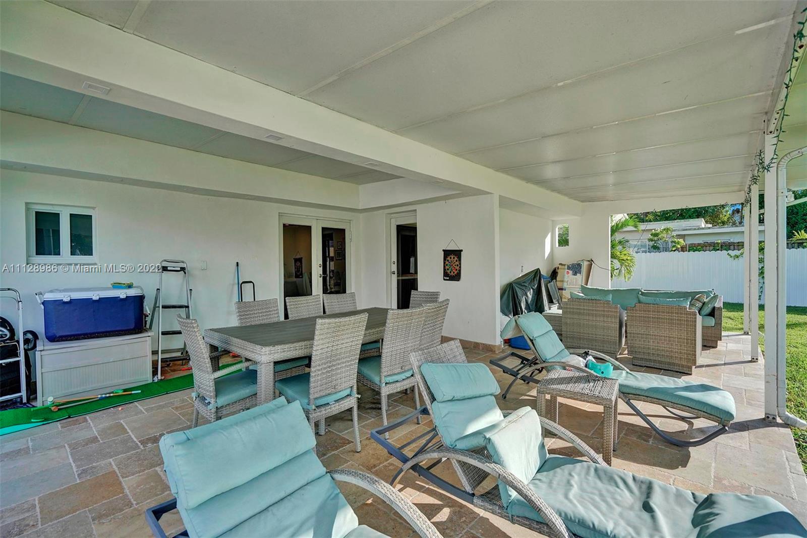 12620 Ixora Road North Miami, FL 33181 - Photo 20 of 27 Gallery Image 20