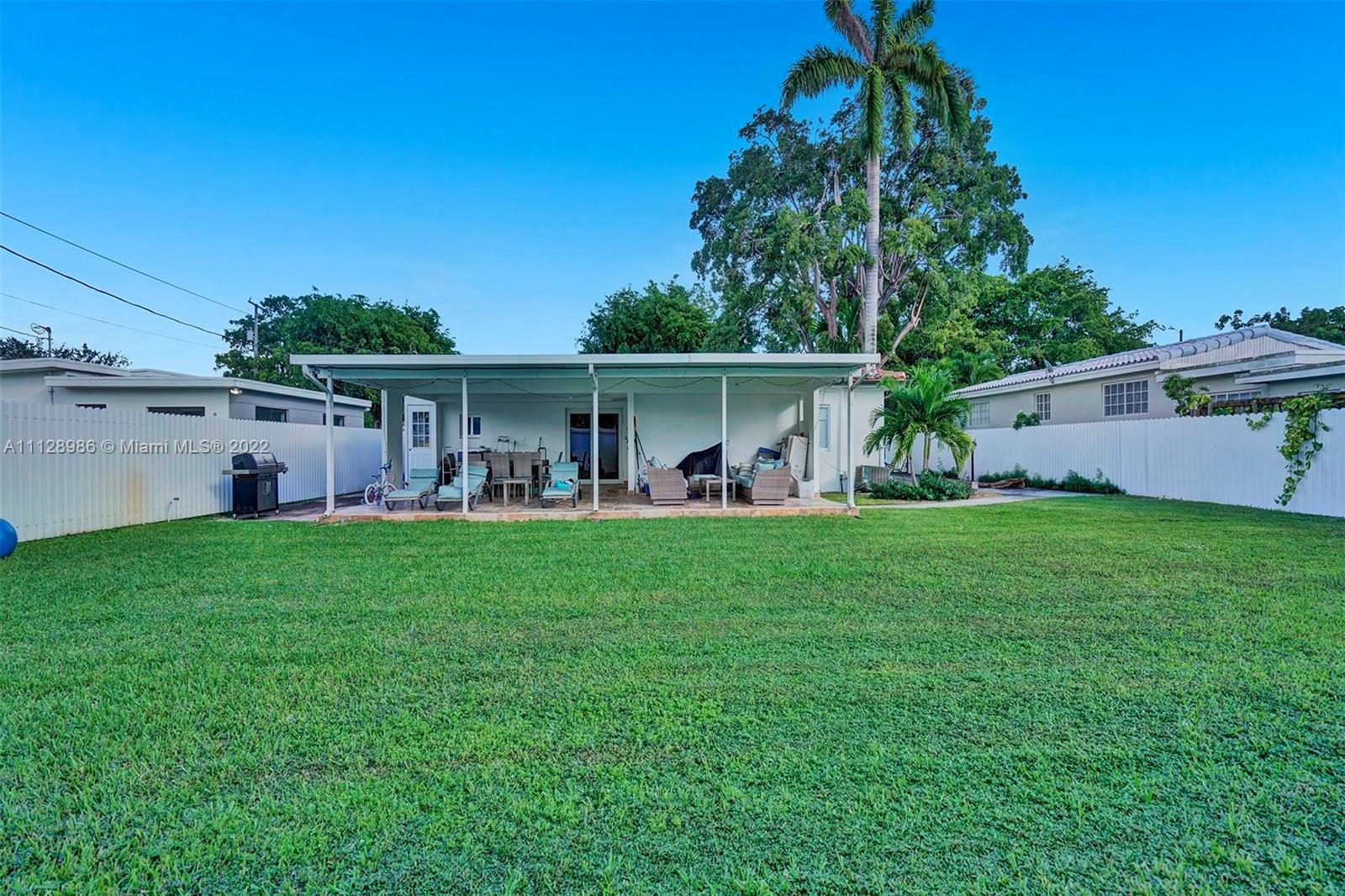 12620 Ixora Road North Miami, FL 33181 - Photo 25 of 27 Gallery Image 25