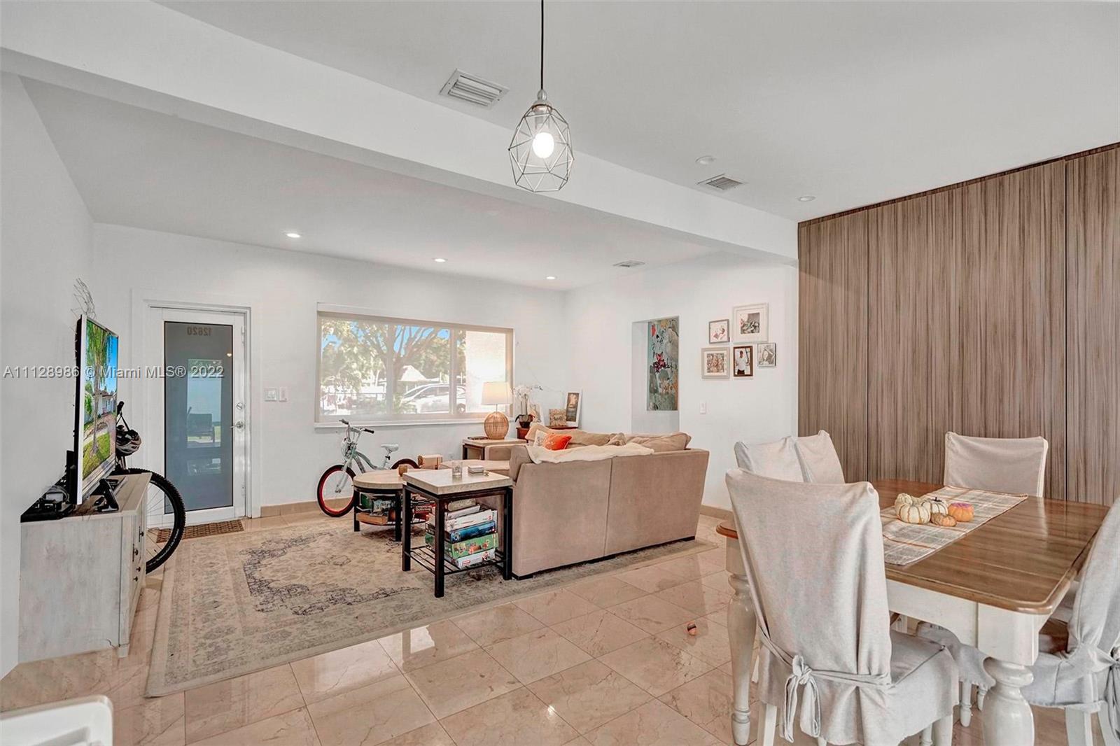 12620 Ixora Road North Miami, FL 33181 - Photo 9 of 27 Gallery Image 9