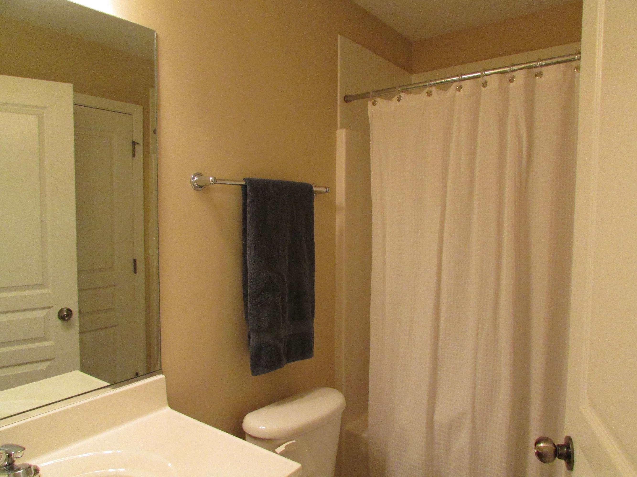 716 Loop Road, Unit 12 Knoxville, TN 37934 - Photo 11 of 18 Hall Bath