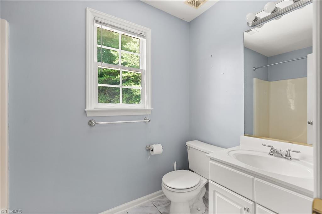 2230 Riley Forest Drive Winston-Salem, NC 27127 - Photo 21 of 25 Full Shared Bathrrom