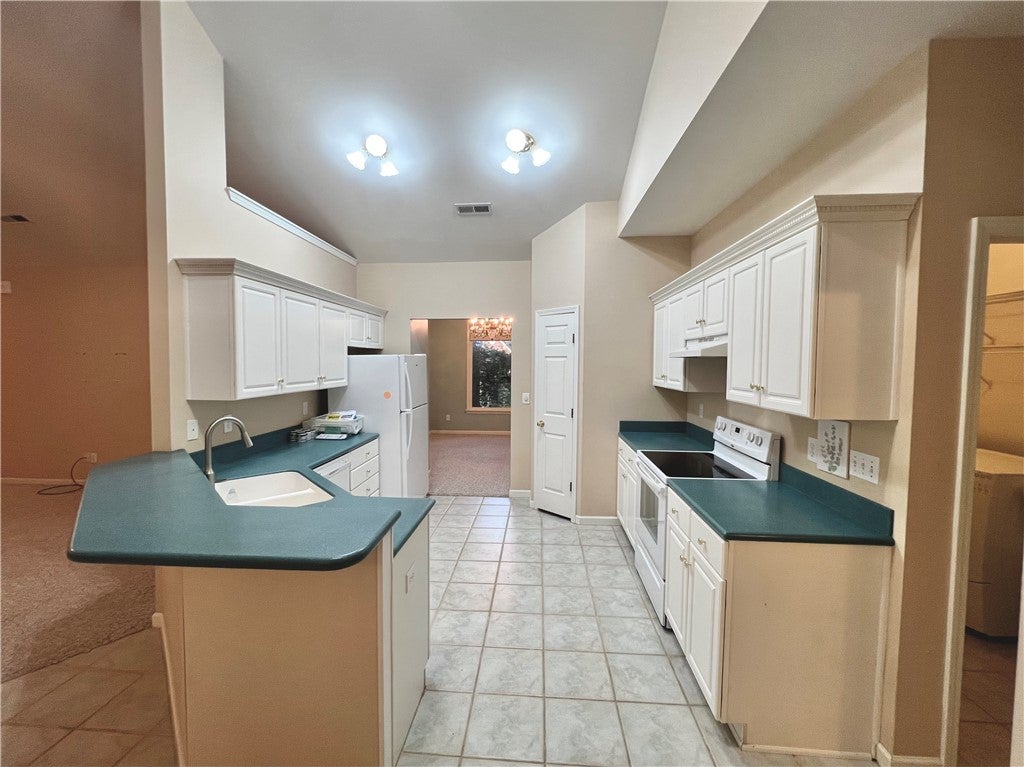 6138 Rushing Parc Lane Birmingham, AL 35244 - Photo 11 of 34 Kitchen