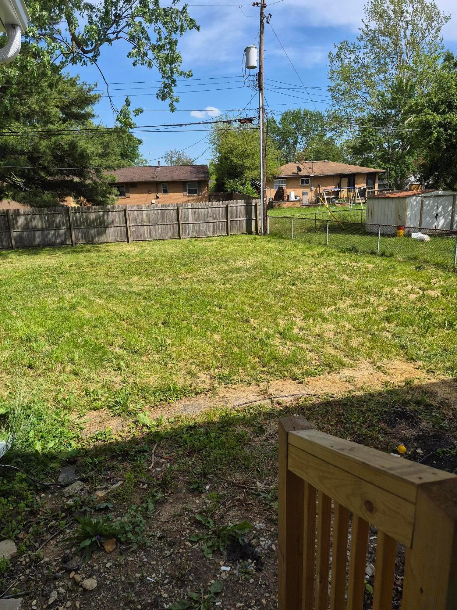 1870 Lonsdale Road Columbus, OH 43232 - Photo 5 of 12 Fenced backyard