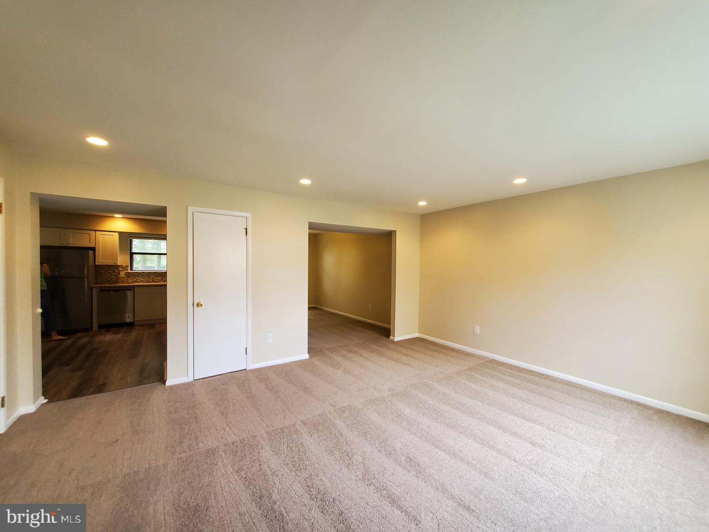 51 Christopher Road Voorhees, NJ 08043 - Photo 3 of 22