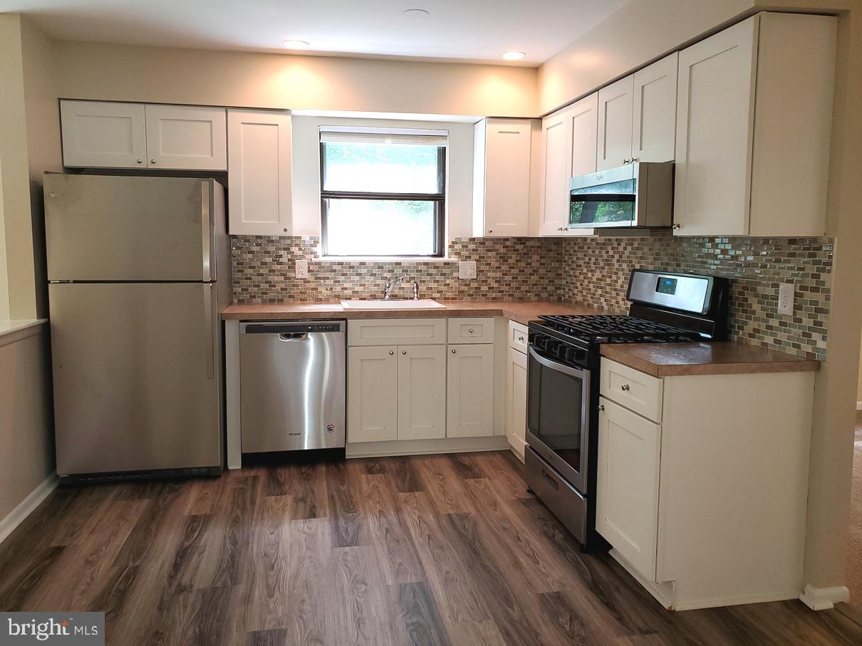 51 Christopher Road Voorhees, NJ 08043 - Photo 7 of 22